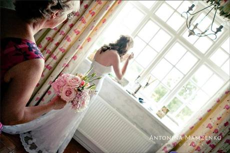 The final touches for a lovely bride The final touches for a lovely bride