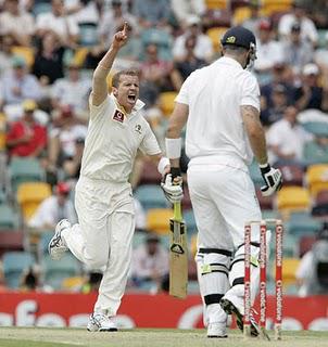 Ashes 2010 gets underaway: England thumped on Day 1
