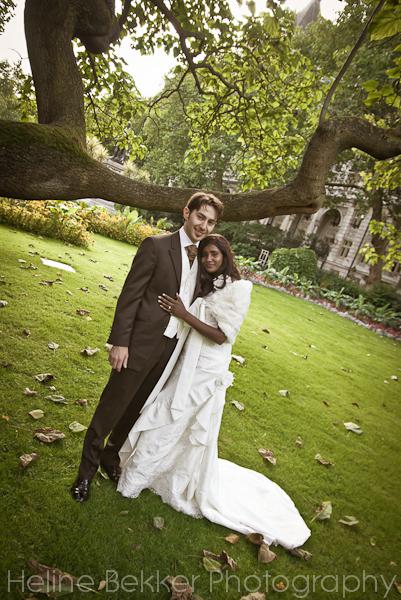 Vintage London wedding by photographer Heline Bekker 12 More portraits - this time in gardens that could be miles away from the centre of London!