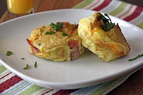 babblefamilykitchen:

Say good morning with these BAKED OMELETS