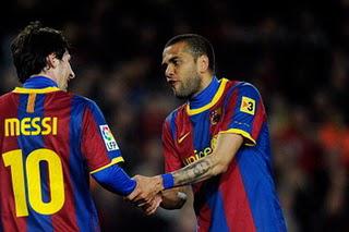 The Importance of Dani Alves to Barcelona's System