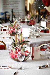 FFTopTableDesign2 Beside the seaside… (brave) UK brides and grooms take note!