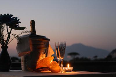 FLICKR_Italy_wine_romance_DIGISEA_400x266 EXPAT TRAVEL: NAPLES AND THE MYSTERY OF HORMONES