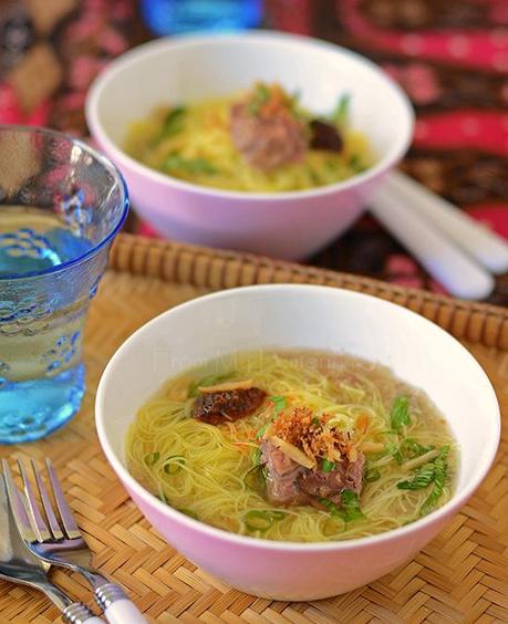 Bihun Sup (Rice Vermicelli in Beef Broth)