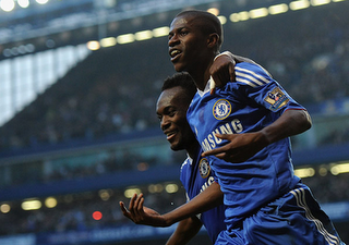 Ramires and David Luiz Score to Defeat Manchester City