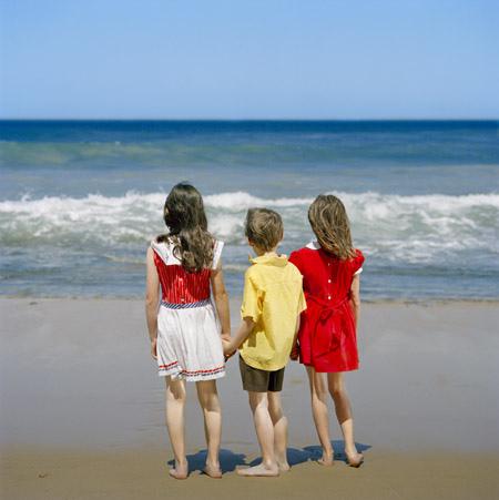 She-saw-2-girls-&-1-boy-1 polixeni papapetrou