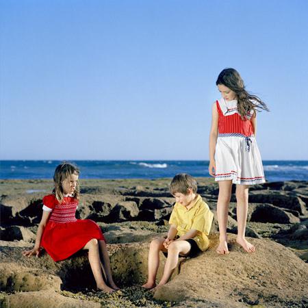 She-saw-2-girls-&-1-boy-2 polixeni papapetrou