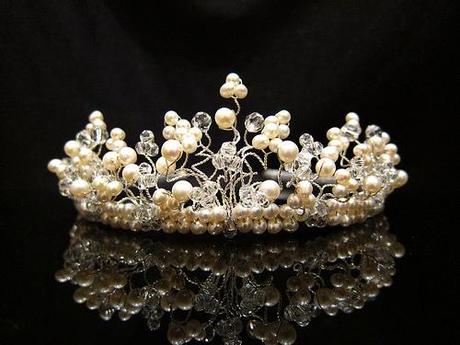 Gardenia tiara from Tiararama's spring collection Gardenia tiara from Tiararama's spring collection