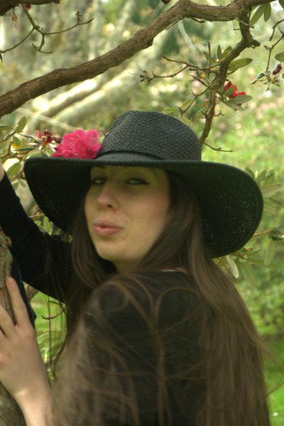FLORAL HAT
Friday Photoshoot at Cluzean castle scotland.
xoxo... FLORAL HAT
Friday Photoshoot at Cluzean castle scotland.
xoxo LLm