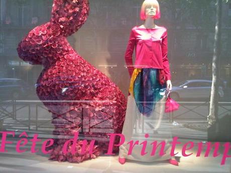Printemps Easter bunny.
Spring fashion is off to a colorful... Printemps Easter bunny.
Spring fashion is off to a colorful start with beautiful prints and a mix of bold & delicate florals.
The streets of Paris are speckled with colour once again.
xoxo LLM