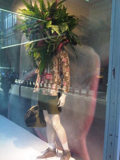 PRINTEMPS MENSWEAR
Not to be left out: the Printemps menswear... PRINTEMPS MENSWEAR
Not to be left out: the Printemps menswear has had a makeover too. This time replacing the flower heads on the mannequins with balls of green foliage.
Though I never feel that they even try to put as much effort into the mens window displays as the womans wear. They always look kind of sparse and half-hearted compared with the womans wear counterparts.
xoxo LLM
