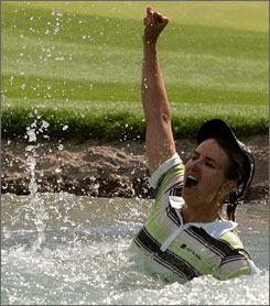 HSBC Women's Champions Final Round Duel: Arimura vs. Webb HSBC Women's Champions Final Round Duel: Arimura vs. Webb
