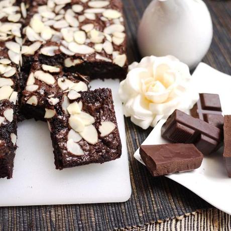 Almond Brownies With Sliced Cheddar