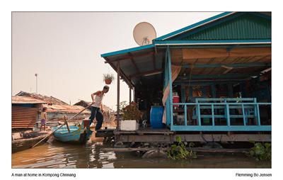 cambodia Kompong Chnnang floating village