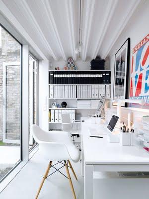 Tidy and organized: Home offices and workspaces to motivate you