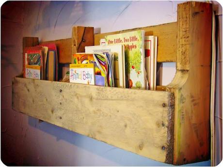 pallet shelf Trash to Treasure: Re-Imagining Your Waste {Pallets}