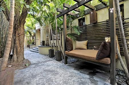 Miami Zen Loft outside Florida honeymoons