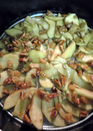 Autumnal apple bread - Arrange apples at the bottom of pan