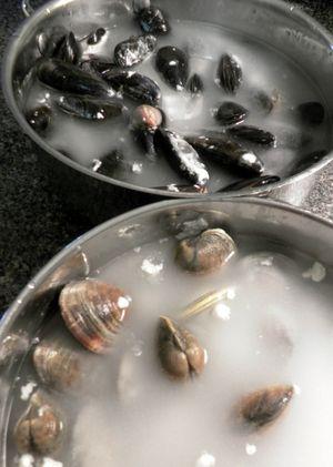 Tuscan Mussel & Clam Soup- Prepare seafood