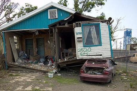Hurricane Digital Memory Bank: Collecting and Preserving the Stories of Katrina and Rita
