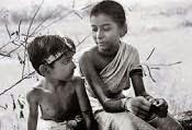 TIME FOR A GOOD MOVIE - AN INDIAN CLASSIC FROM THE 50s: PATHER PANCHALI (SONG OF THE LITTLE ROAD)