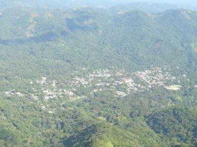 Backpacking in El Salvador: Puerta Del Diablo (Devil’s Gate) A countryside village at Puerta del Diablo