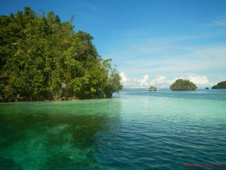Alluring Sohoton Bay and Dagatan: A Quiet Sojourn in Emerald Waters Bubon Group of Islets, Sohoton Bay