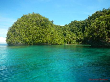 Alluring Sohoton Bay and Dagatan: A Quiet Sojourn in Emerald Waters Banderahan Group of Islets, Sohoton Bay