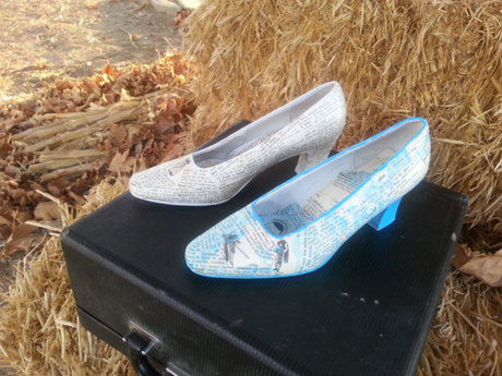 Mixed Media Art Shoes waiting atop a manual typewriter case from 1946 waiting on a hay cube. The perfect Bakersfield combination.