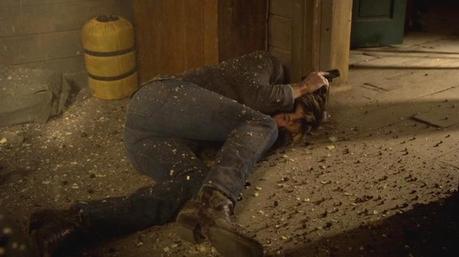 Justified – Raylan’s Gray Suit Coat and Jeans Raylan hits the deck.