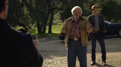Justified – Raylan’s Gray Suit Coat and Jeans Speaking of fathers... Boyd's father makes some interesting sartorial choices himself.