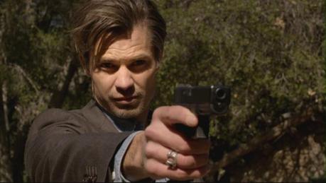 Justified – Raylan’s Gray Suit Coat and Jeans JustRGur-pewpew