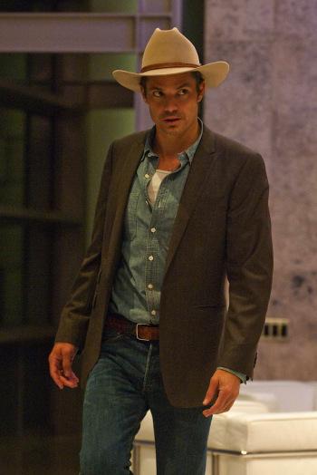 Justified – Raylan’s Gray Suit Coat and Jeans Timothy Olyphant as Deputy U.S. Marshal Raylan Givens on Justified. (Episode 2.01: