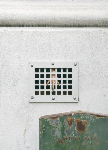 single claw grate brit relay ldn 2014 flat 2 750x1039 Dan Witz is in London collaborating with PETA