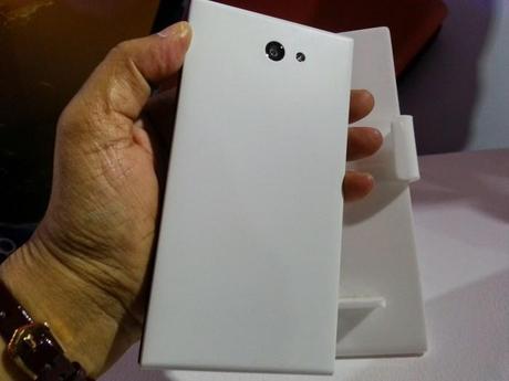 The NFC powers Other Half back cover of Jolla smartphone