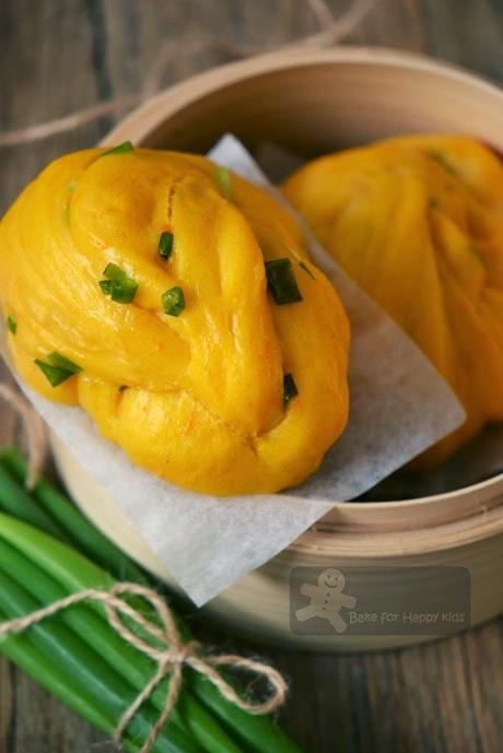 Pumpkin spring onions flower Chinese steamed buns