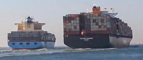 collision of container vessels at Suez Canal