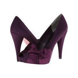 Five Celebrity-Inspired Fashion Accessories You Can Buy on a Budget 2. Paris Hilton Accessories