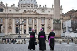 Bishops_walk_through_St_Peters_Square_on_their_way_to_synod