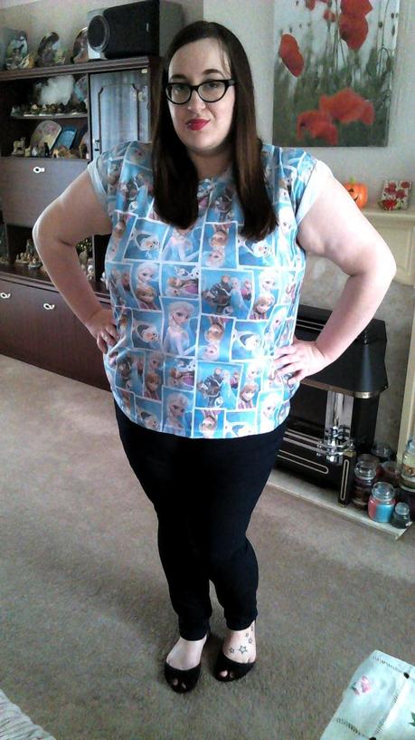 Fat Plus size girl (size 20 BBW) wearing a primark Frozen t shirt and New Look Inspire jeggings