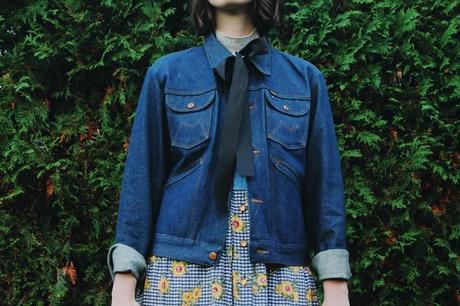 STYLING DENIM JACKETS FOR FALL pussybows-and-vintage-denim-jackets