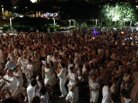 Diner en Blanc 2014 After dinner all the action was on the dance floor!