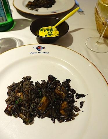 Honeymoon In Portugal, Part 1: Lisbon aqui há peixe.jpg