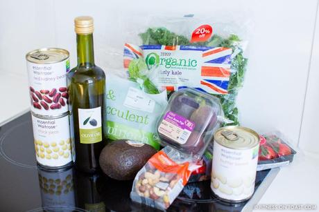 MY HYPERFOOD SALAD RECIPE !!! Fitness On Toast Faya Blog Girl Healthy Nutrition Food Salad Superfood Bean Plant Protein Rich Pulses Diet Fuel Tasty Cooking Olive Oil Kale Spinach Nuts-2