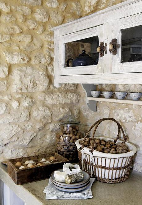 Rustic kitchen shelving inspiration Rustic kitchen shelving inspiration | Image via Weranda