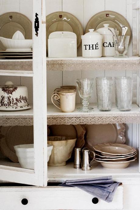 Rustic kitchen shelving inspiration Rustic kitchen shelving inspiration | Image via Little Emma English Home