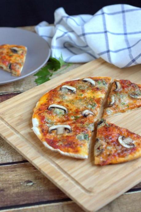 Mushroom & Blue Cheese Stovetop Pizza.  The perfect solution to homemade pizza in a hurry. | thecookspyjamas.com