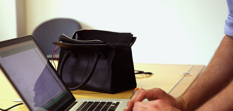 iBag- Smart Bag That Keeps You From Overspending