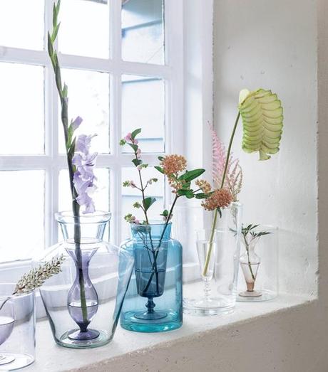 8 Easy ways to turn a glass vase into a stunning wedding centerpiece 8 Easy ways to turn a glass vase into a stunning wedding centerpiece