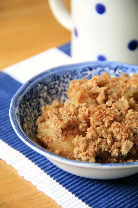 Wholemeal Quinoa Apple Cumble, Vegan | The Tofu Diaries